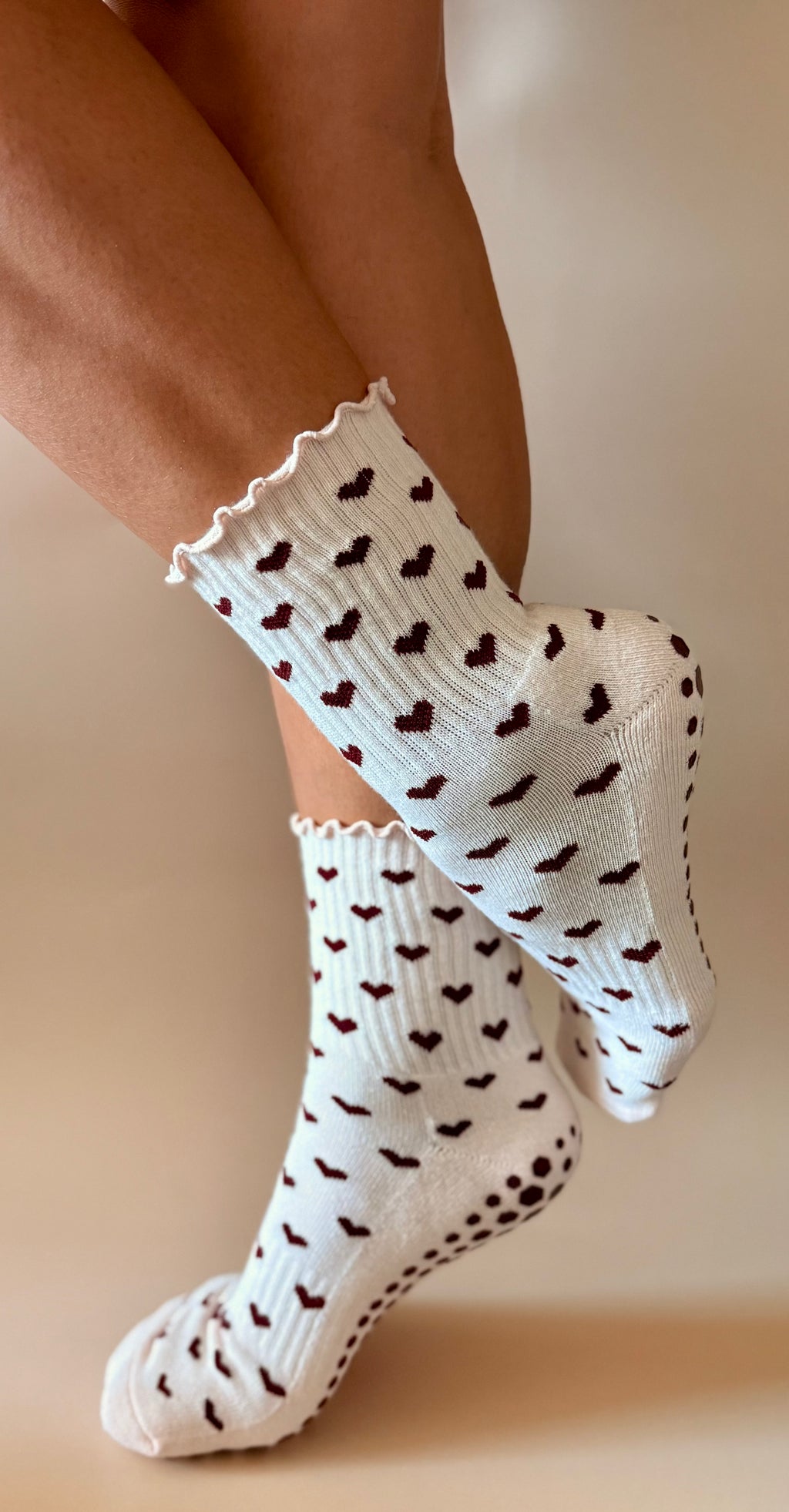 Mini Hearts Ruffle Crew Grip Sock - Burgundy